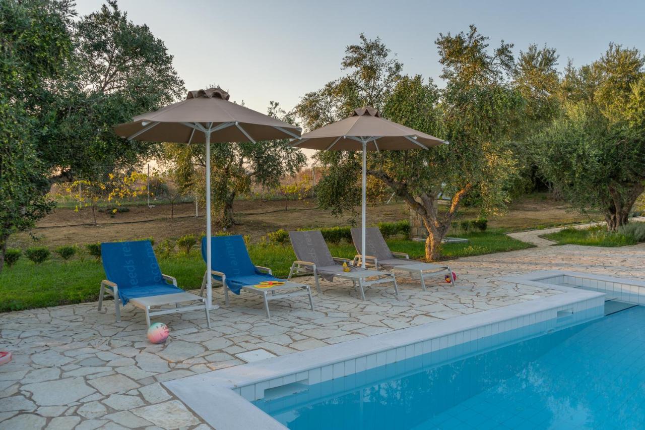Abelia Luxurious Villas Finikounta Ngoại thất bức ảnh